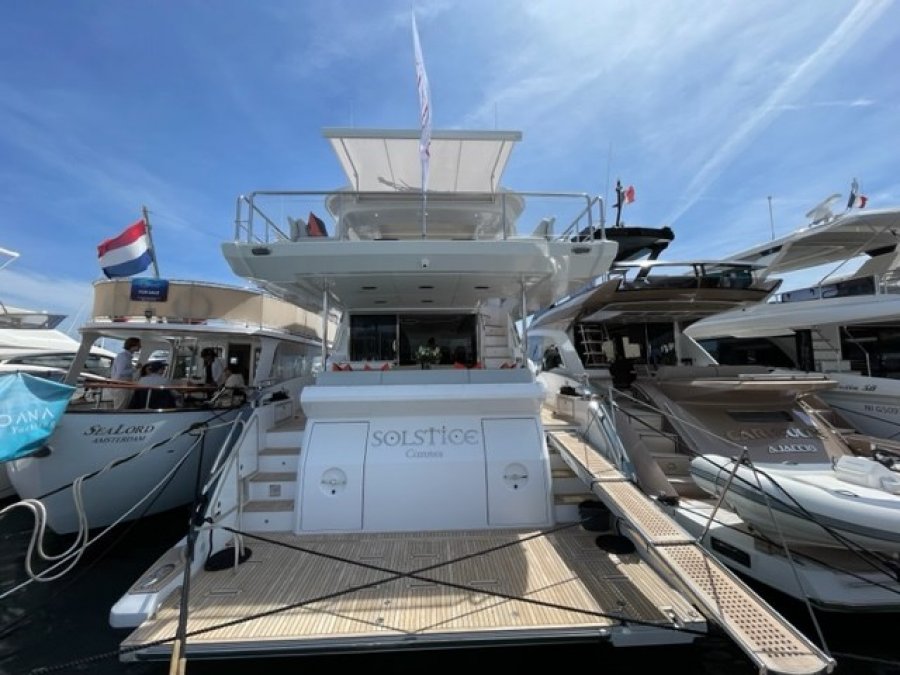 AZIMUT 72 - 1