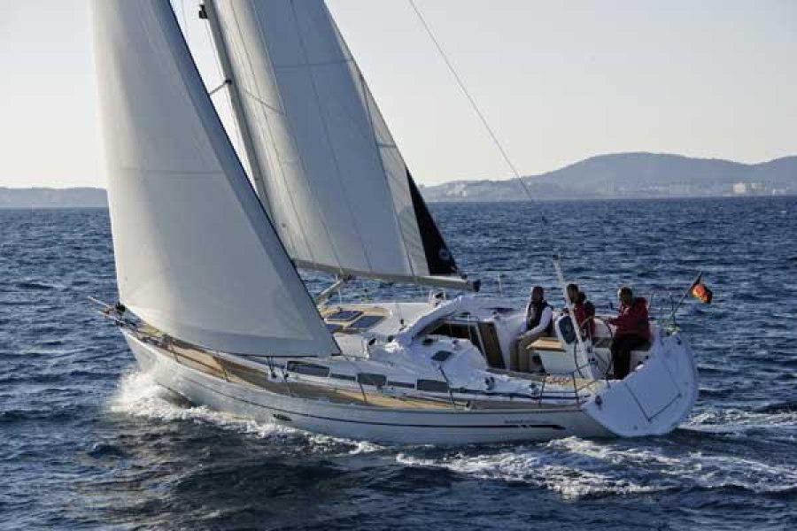 BAVARIA 38 CRUISER - 1