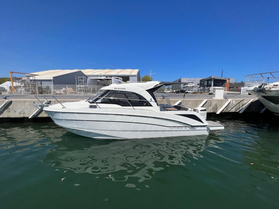 BENETEAU ANTARES 8 OB - 8