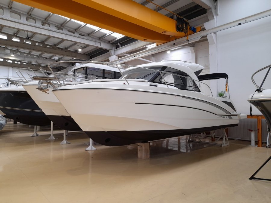 BENETEAU ANTARES 8 - 16