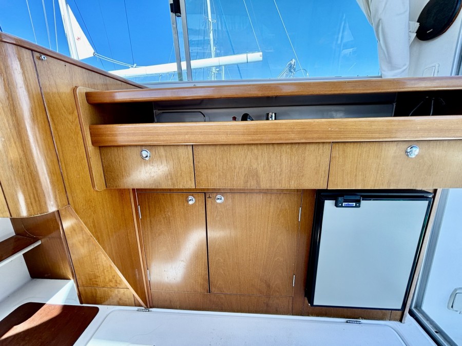 BENETEAU ANTARES SERIE 9 - 18