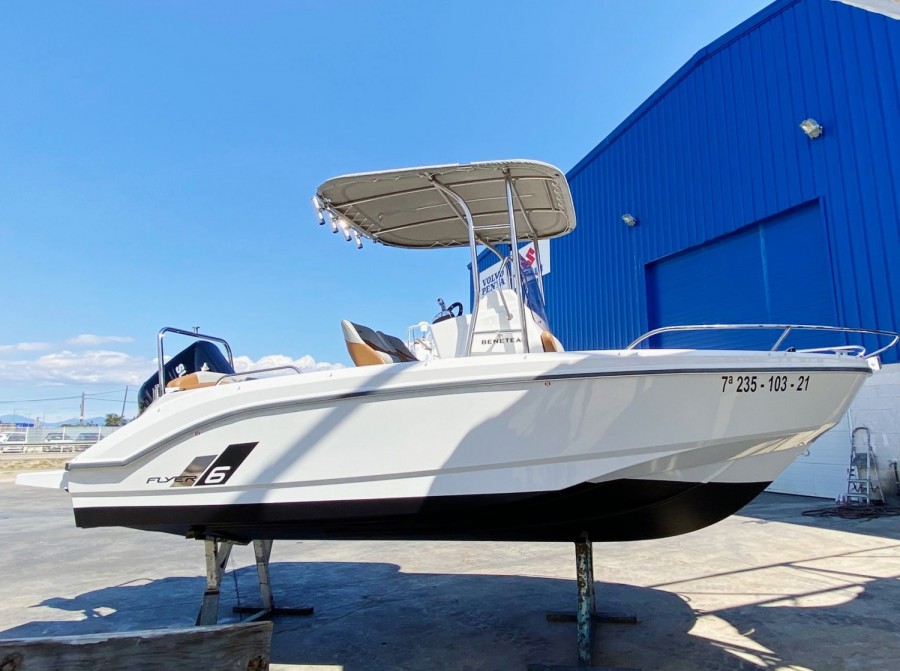 BENETEAU FLYER 6 SPACEDECK - 2