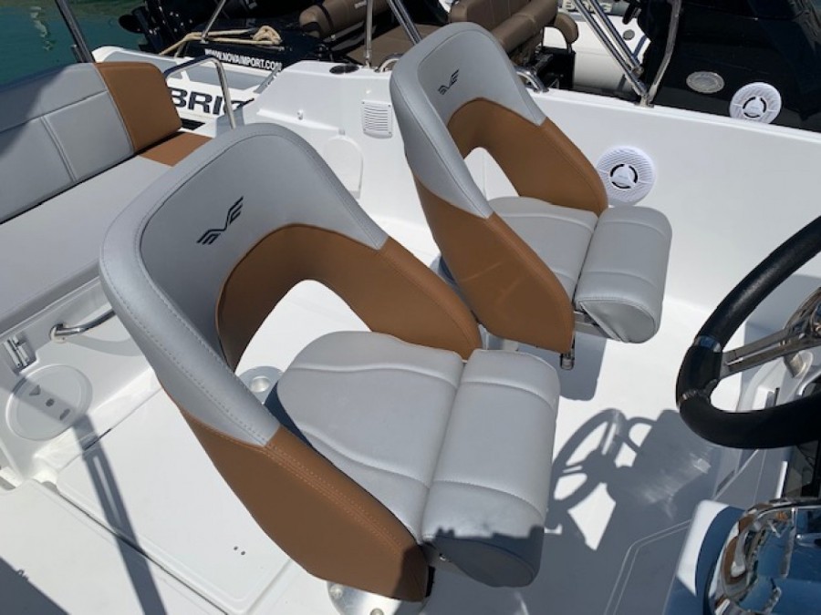 BENETEAU FLYER 6 SPACEDECK - 6