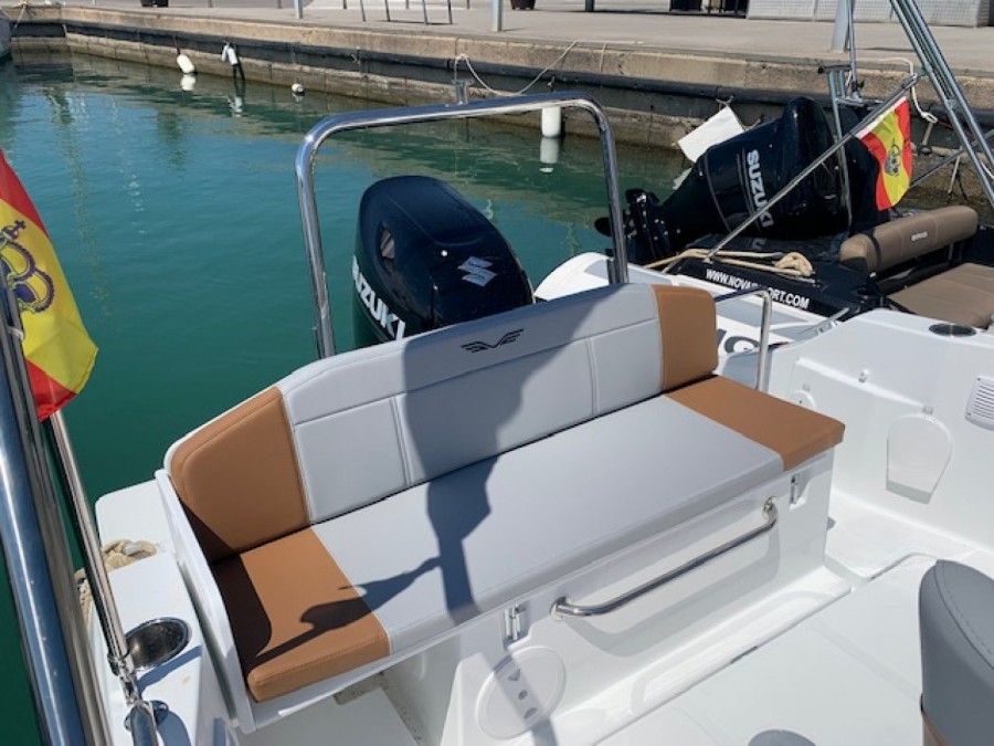 BENETEAU FLYER 6 SPACEDECK - 8