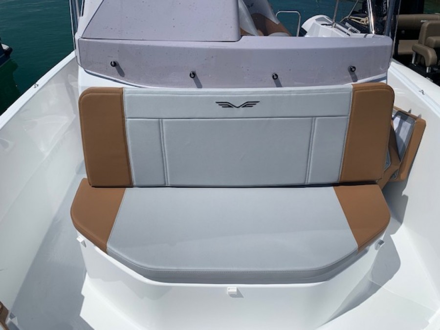 BENETEAU FLYER 6 SPACEDECK - 11