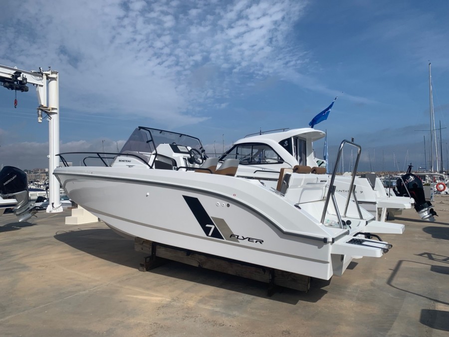 Beneteau Flyer 7 SUNdeck