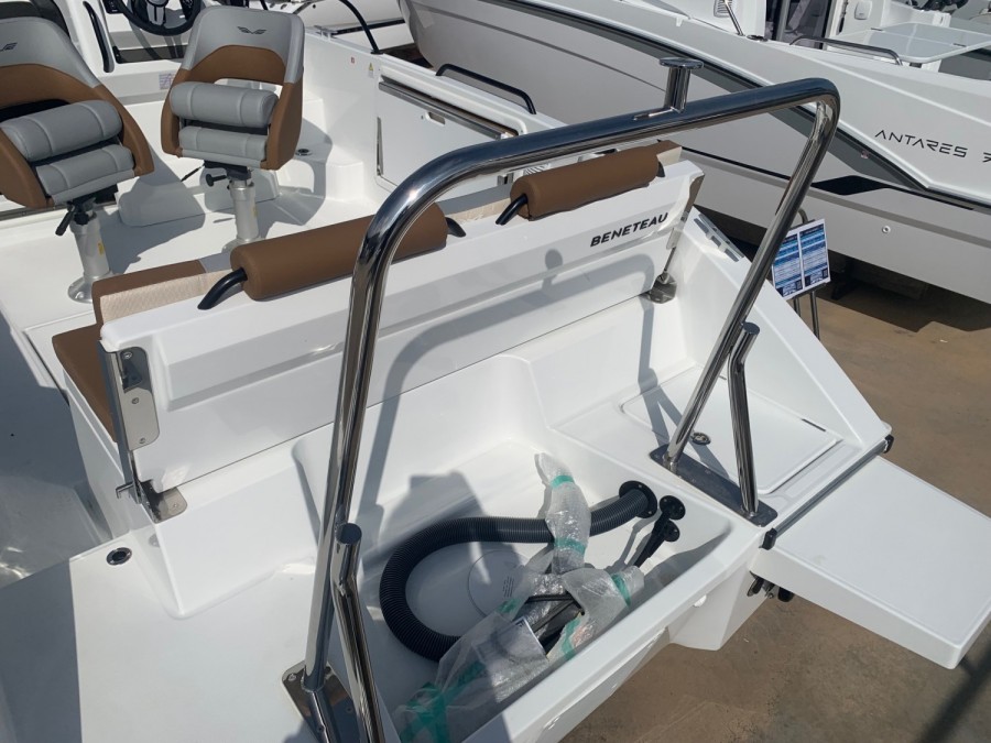 BENETEAU FLYER 7 SUNDECK - 10