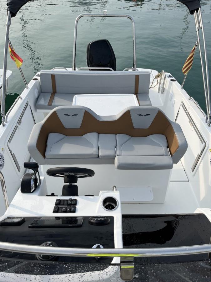 BENETEAU FLYER 8 SPACEDECK V2 - 4