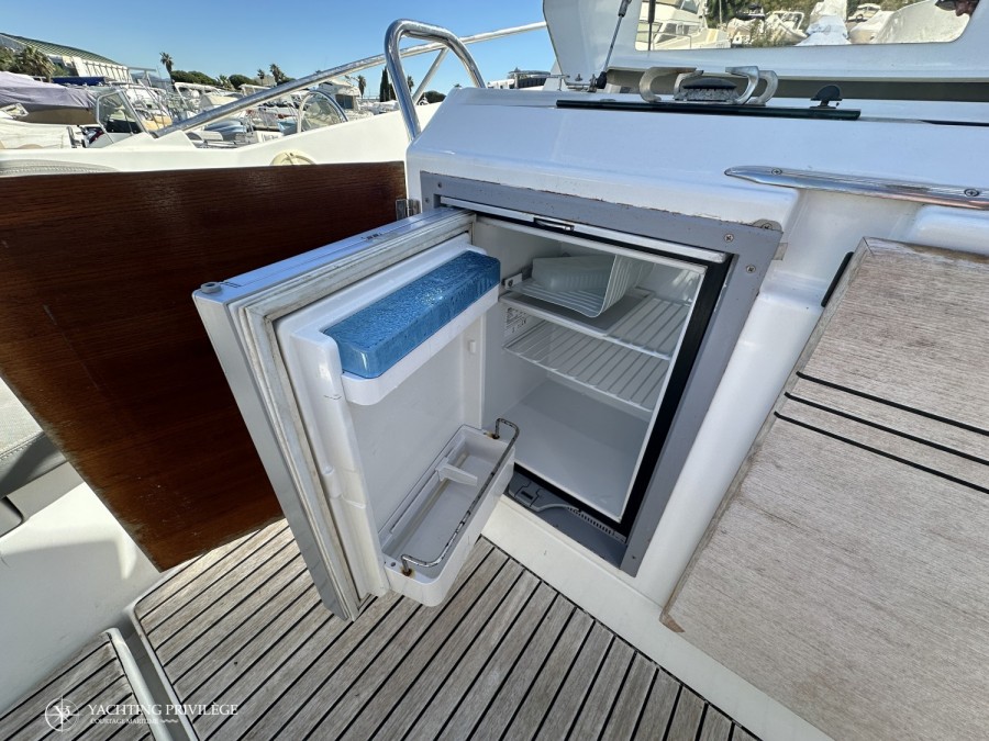 BENETEAU FLYER 850 SUN DECK - 10