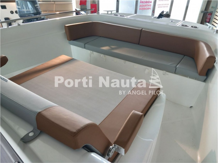 BENETEAU FLYER 9 SPACEDECK - 16