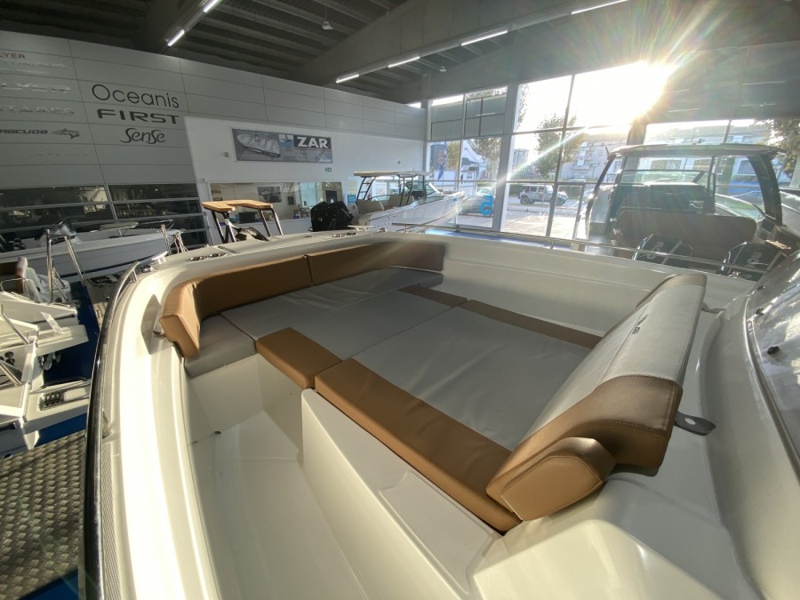 BENETEAU FLYER 9 SPACEDECK - 9