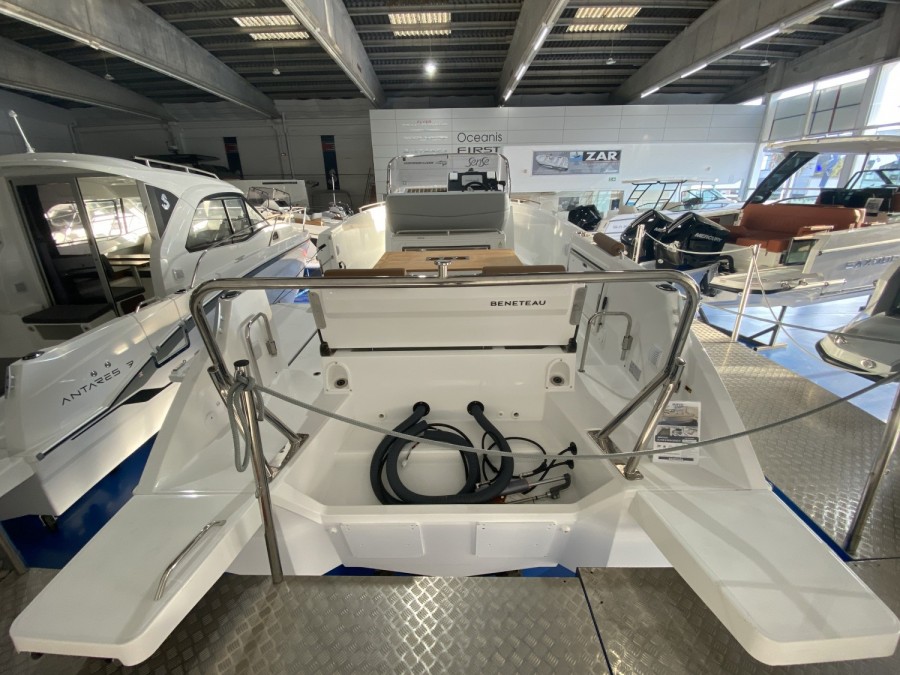 BENETEAU FLYER 9 SPACEDECK - 33