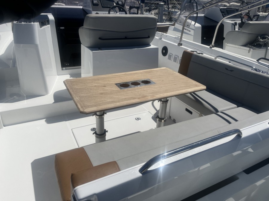 BENETEAU FLYER 9 SUNDECK - 8