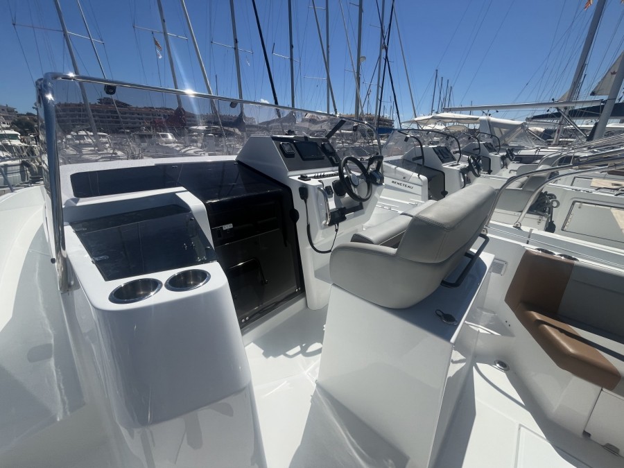 BENETEAU FLYER 9 SUNDECK - 9