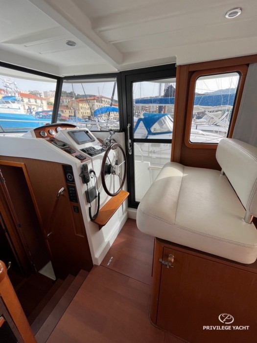 BENETEAU SWIFT TRAWLER 34 FLY - 16