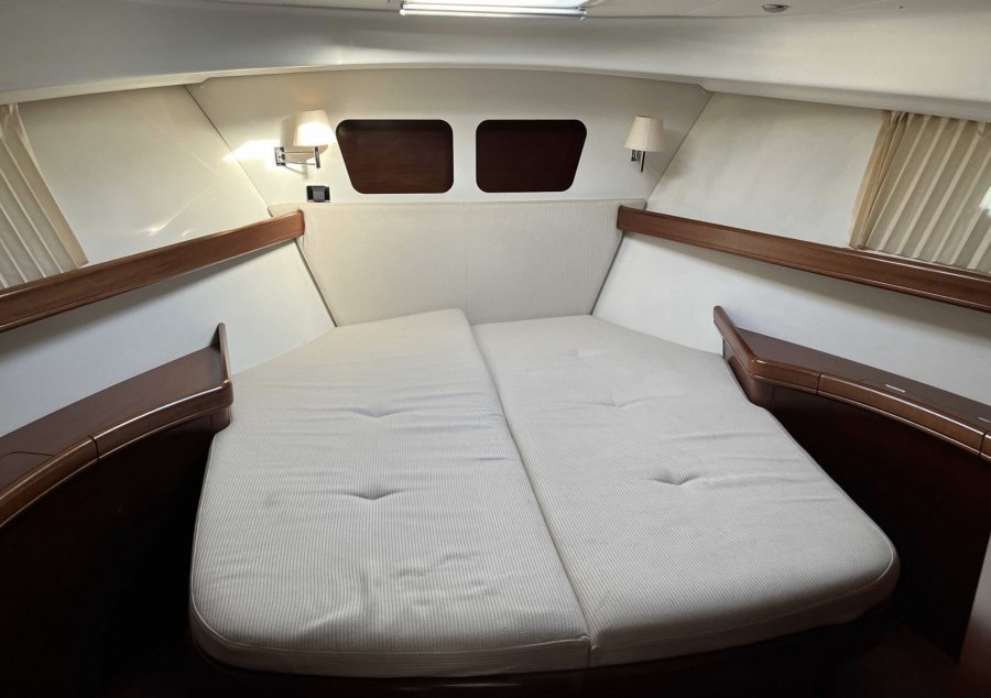 BENETEAU SWIFT TRAWLER 42 - 15