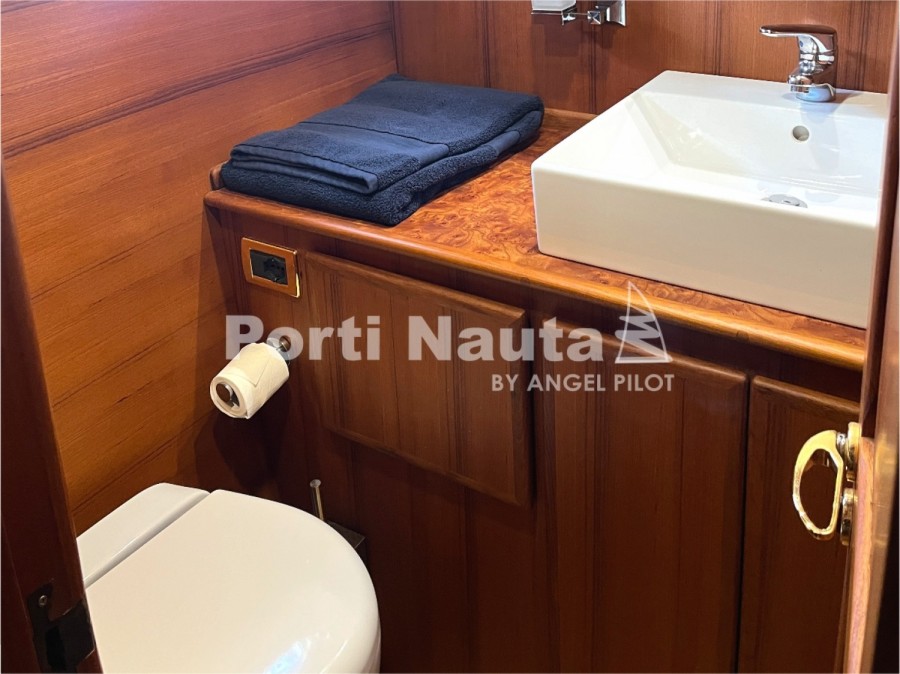 CANTIERE NAUTICO AZZURRO 64 - 35