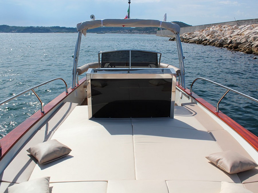 CANTIERI TIRRENIA GOZZO VIVEUR 28 OPEN CABIN - 10