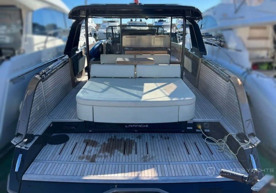 CRANCHI A46 LUXURY TENDER - 7