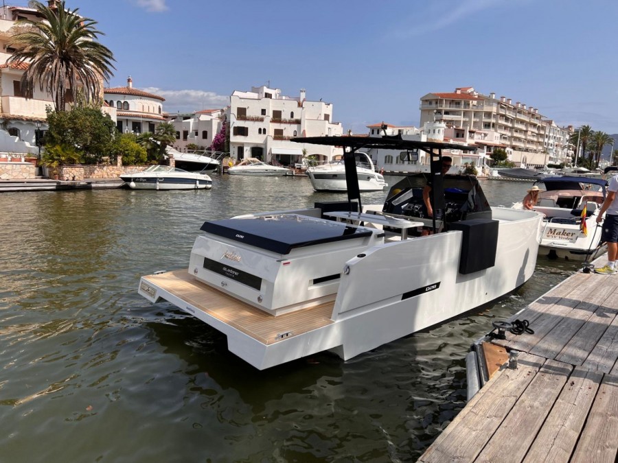 DE ANTONIO YACHTS D28 - 10