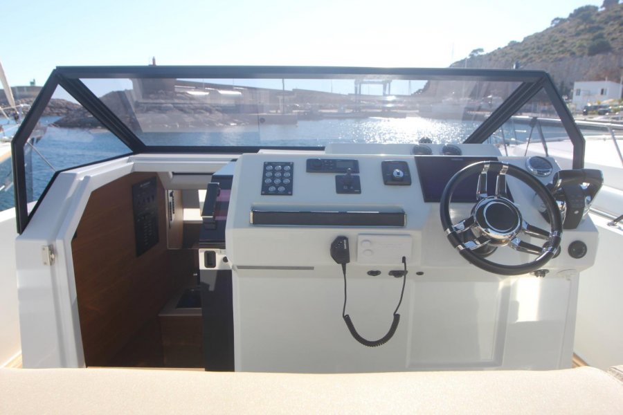 DE ANTONIO YACHTS D34 CRUISER - 4