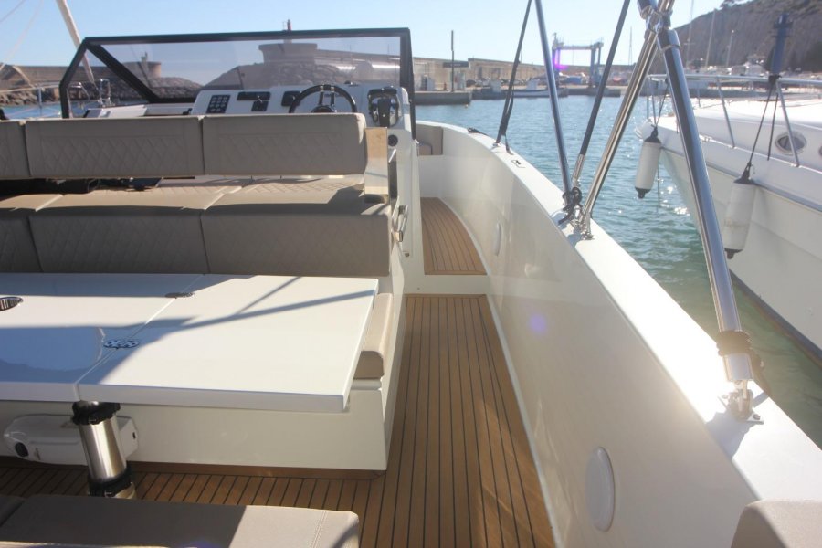 DE ANTONIO YACHTS D34 CRUISER - 6