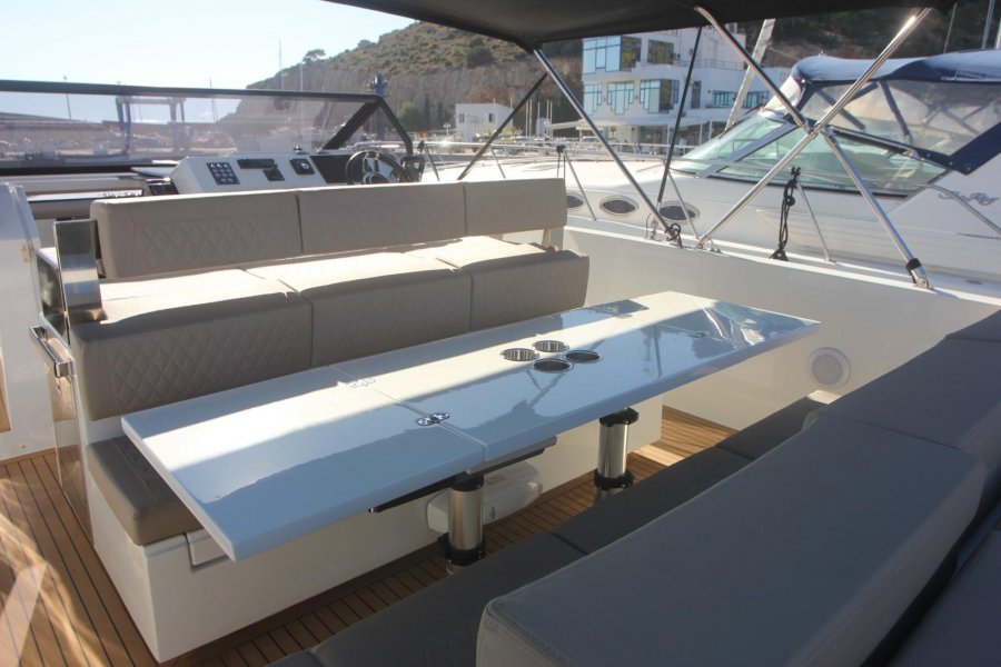 DE ANTONIO YACHTS D34 CRUISER - 11