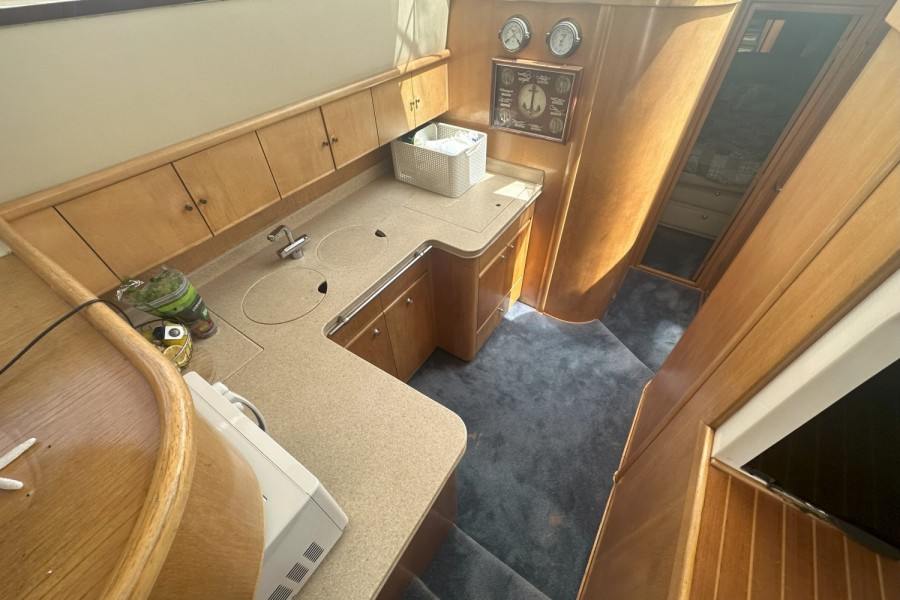 FAIRLINE PHANTOM 41 - 18