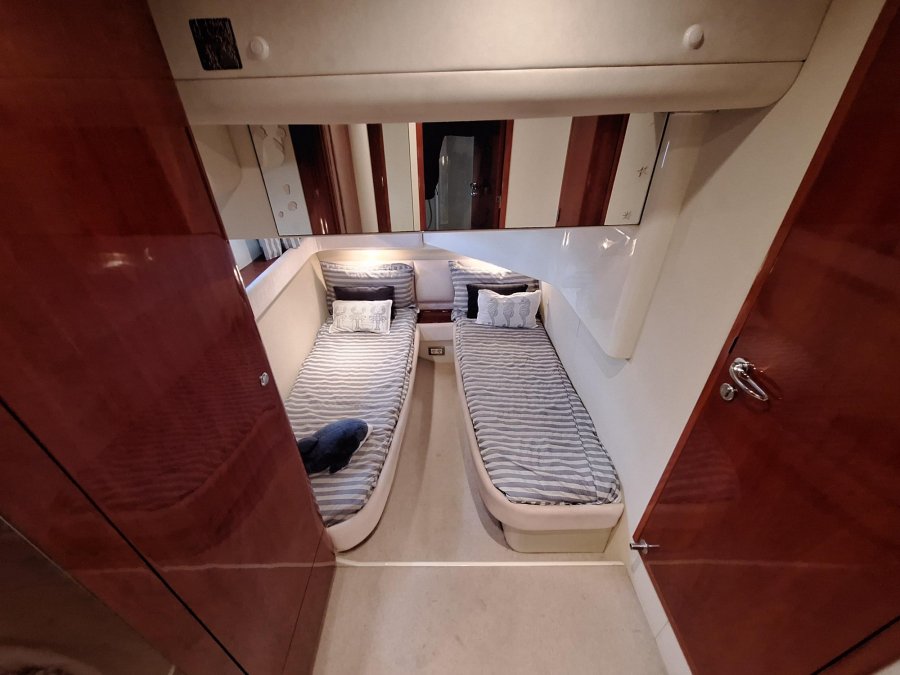 FAIRLINE PHANTOM 46 - 21