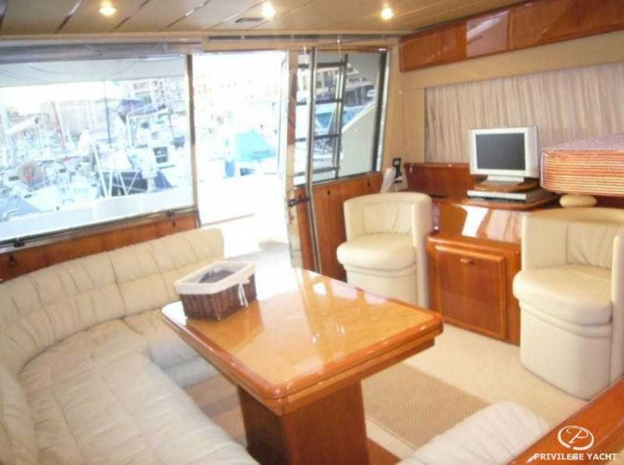 FERRETTI 53 - 11