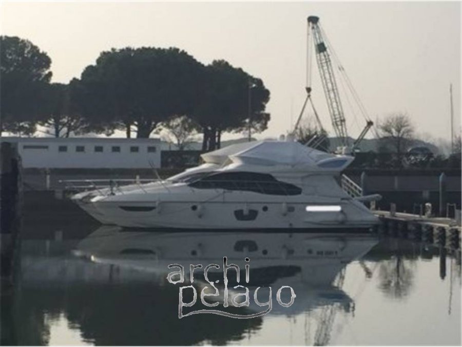 Ferretti 53