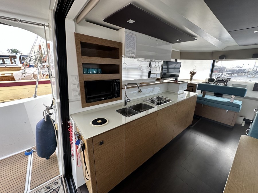 FOUNTAINE PAJOT MY 37 - 11