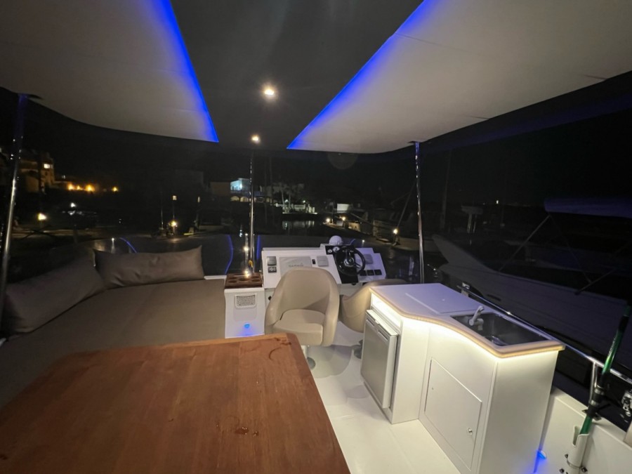 FOUNTAINE PAJOT MY 37 - 39