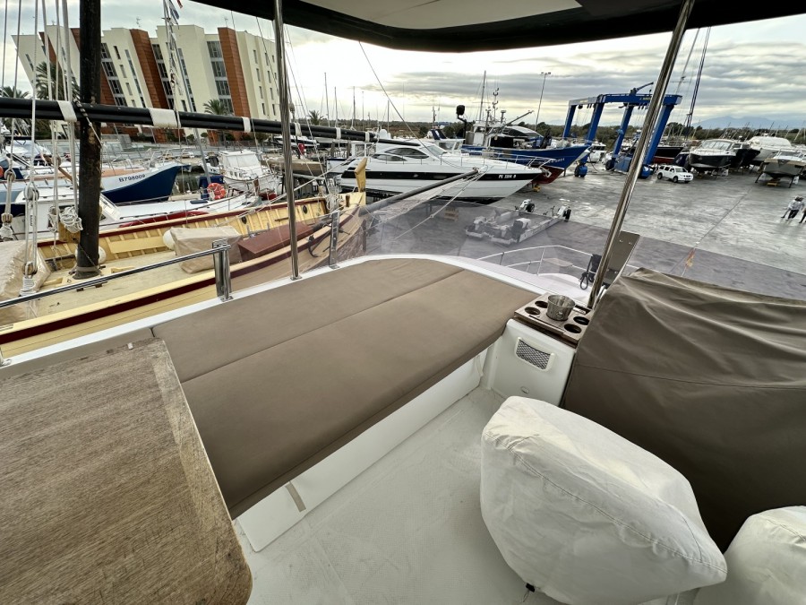 FOUNTAINE PAJOT MY 37 - 53