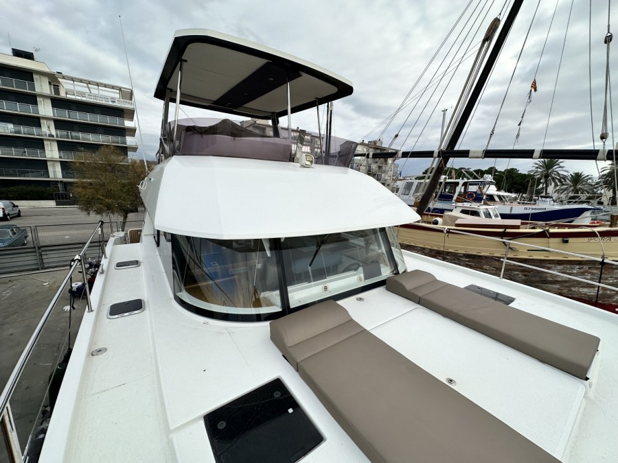 FOUNTAINE PAJOT MY 37 - 55