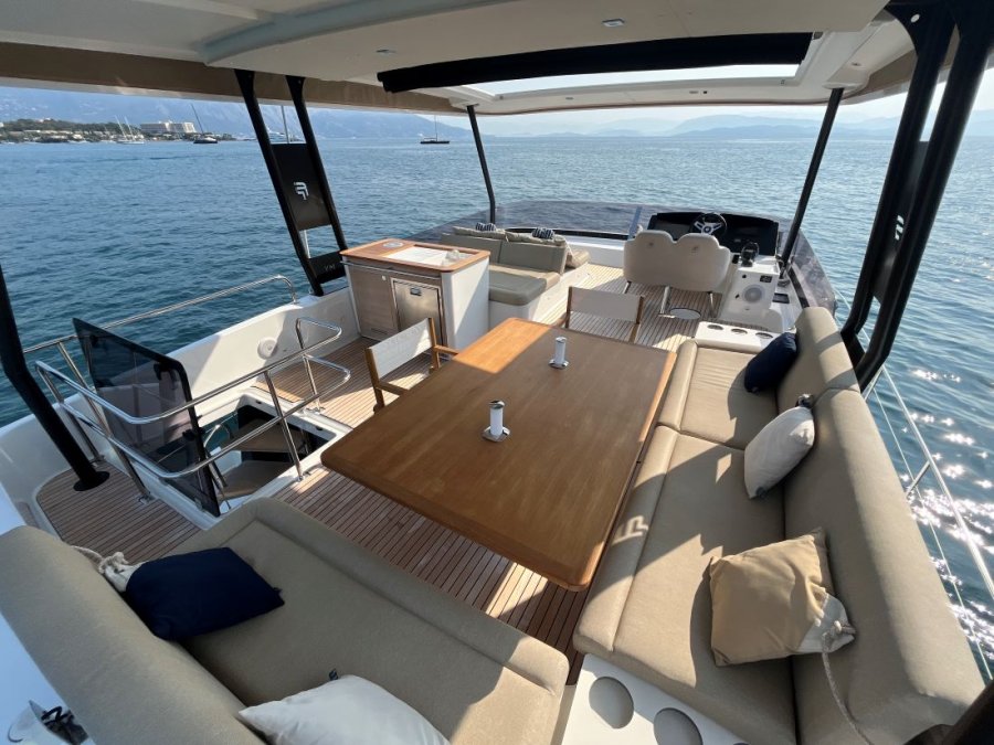 FOUNTAINE PAJOT MY 6 - 4