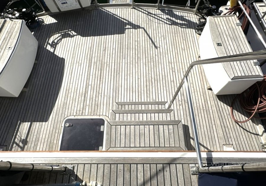 GRAND BANKS 42 MOTORYACHT - 6