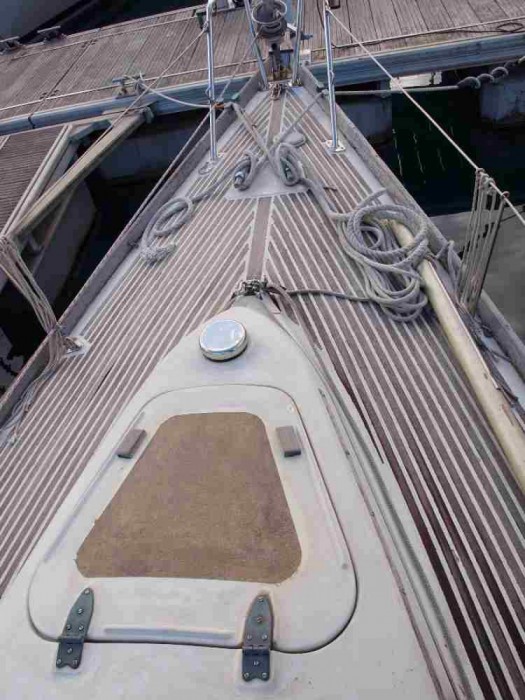 HALLBERG RASSY MISTRAL - 27