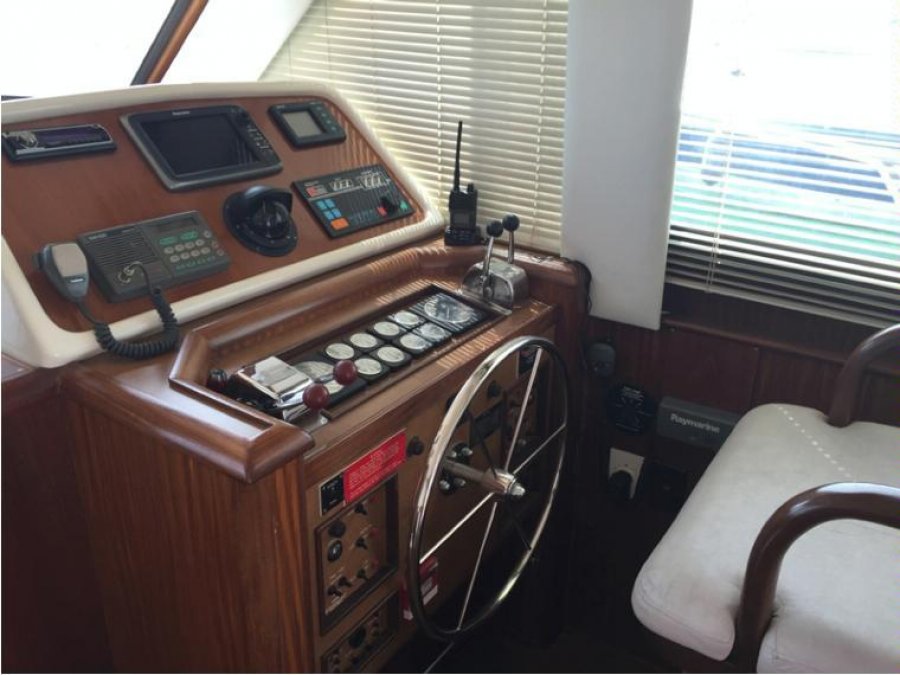 HATTERAS 45 CONVERTIBLE - 9