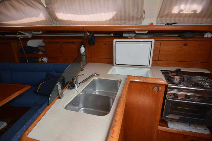 JEANNEAU SUN ODYSSEY 37 - 9