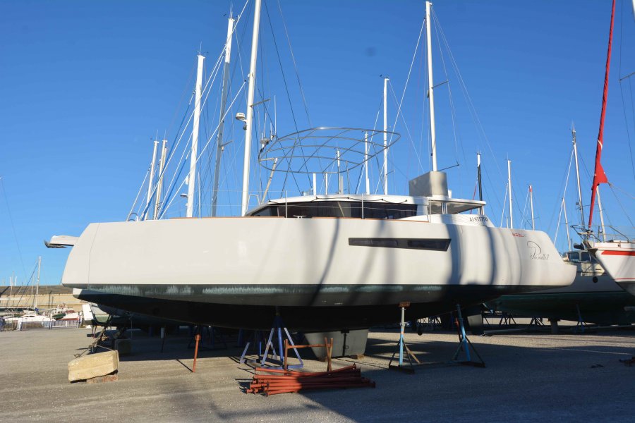 Neel Trimarans 47