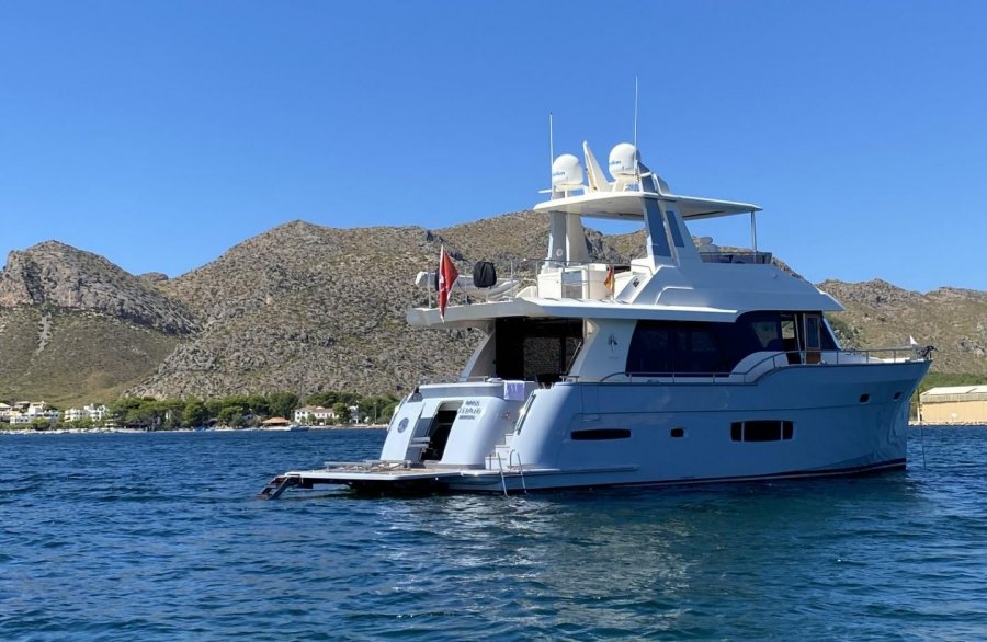 Outer Reef Trident 620