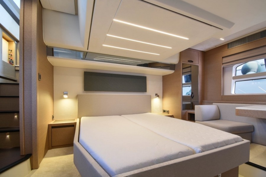 PRESTIGE YACHTS 590 FLY - 14