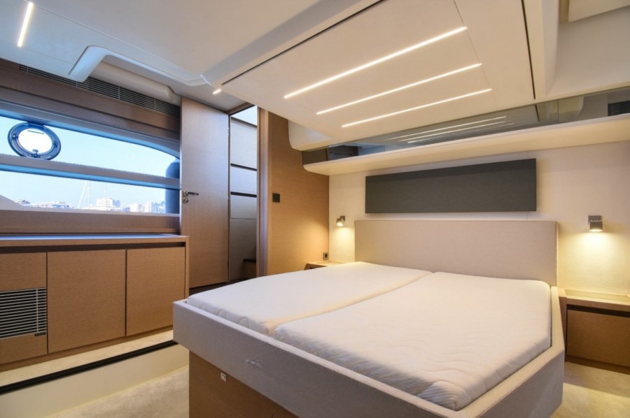 PRESTIGE YACHTS 590 FLY - 26