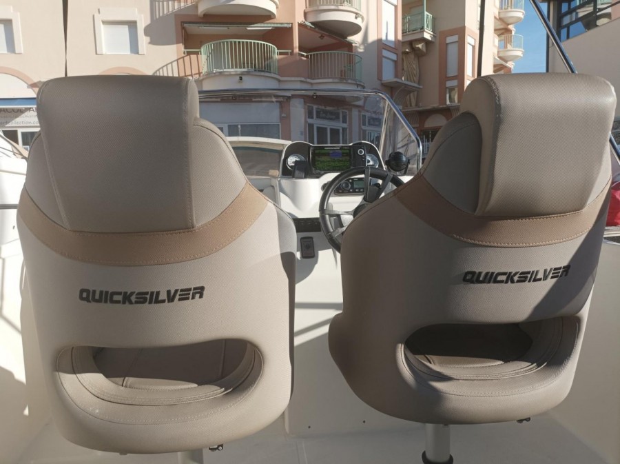 QUICKSILVER ACTIV 675 OPEN - 6