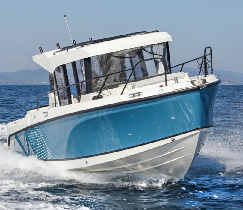 QUICKSILVER ACTIV 805 PILOTHOUSE - 7