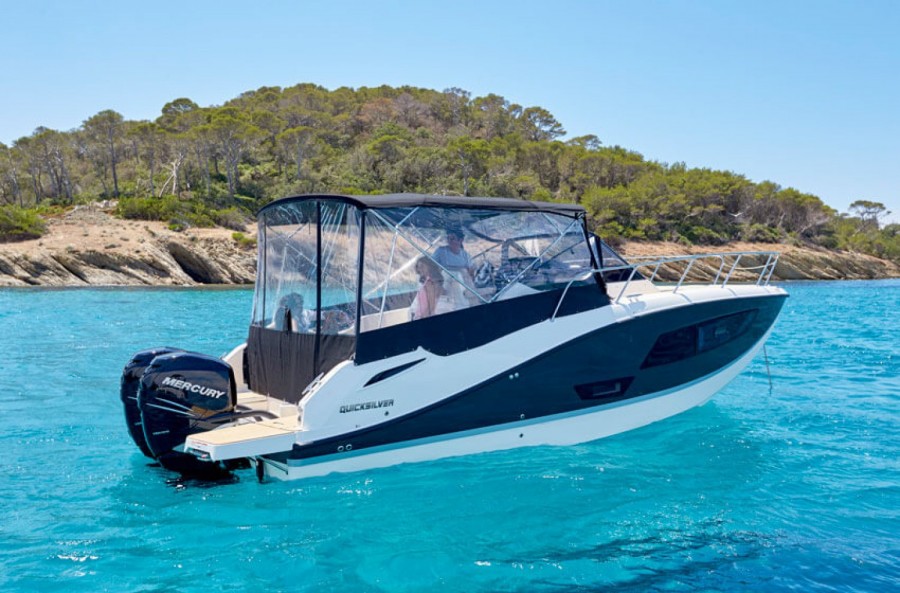 Quicksilver Activ 875 Sundeck