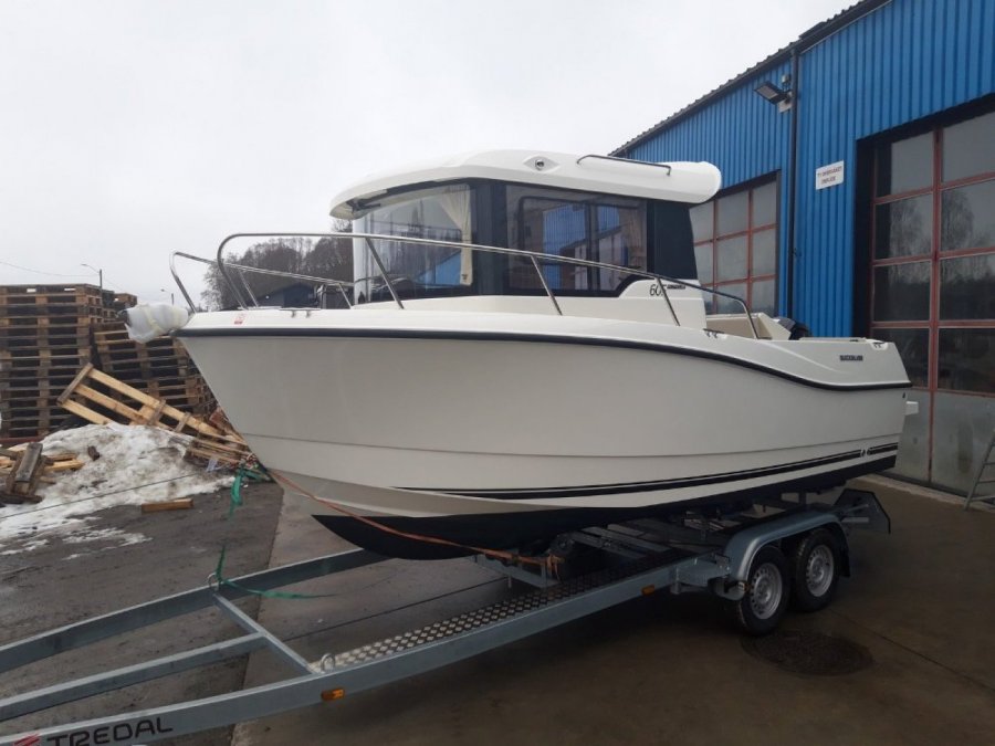 QUICKSILVER CAPTUR 605 PILOTHOUSE - 1