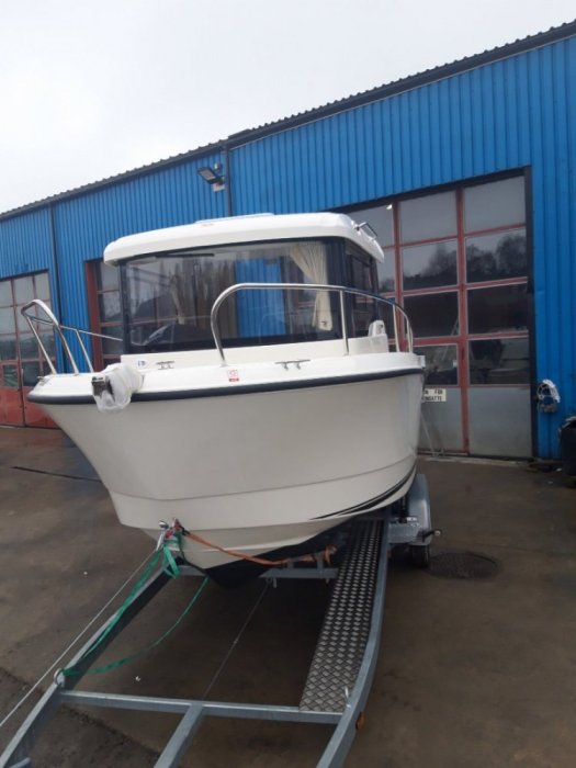 QUICKSILVER CAPTUR 605 PILOTHOUSE - 4