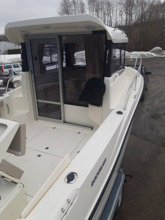 QUICKSILVER CAPTUR 605 PILOTHOUSE - 10